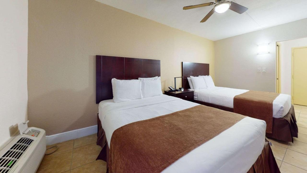 Rodeway Inn & Suites Fort Lauderdale Airport & Cruise Port Dania Beach Exterior photo