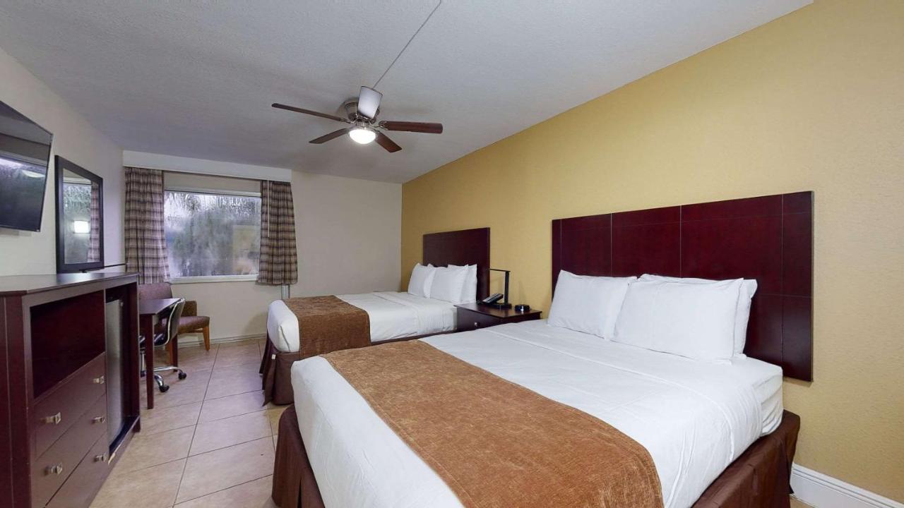 Rodeway Inn & Suites Fort Lauderdale Airport & Cruise Port Dania Beach Exterior photo