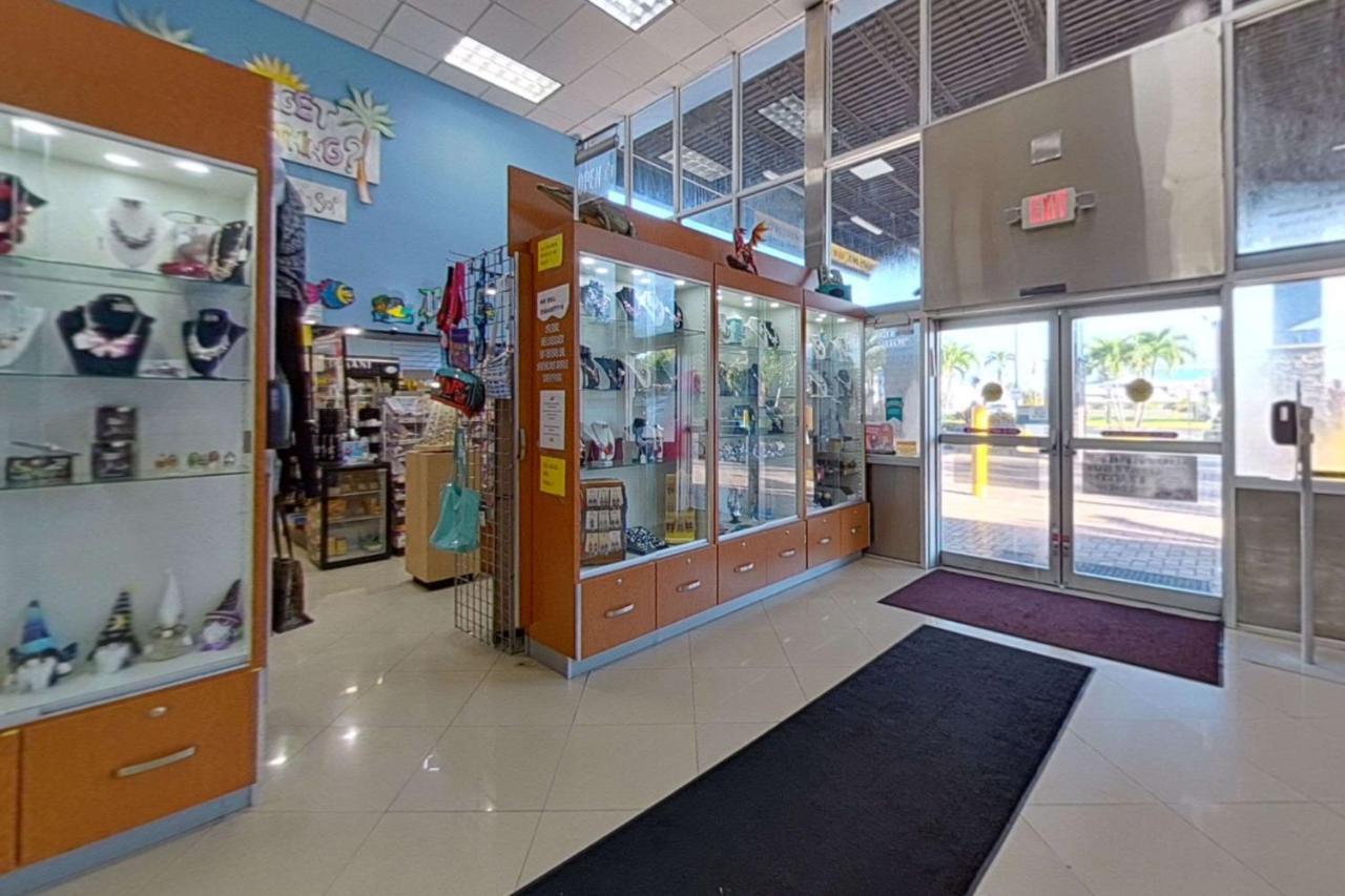 Rodeway Inn & Suites Fort Lauderdale Airport & Cruise Port Dania Beach Exterior photo